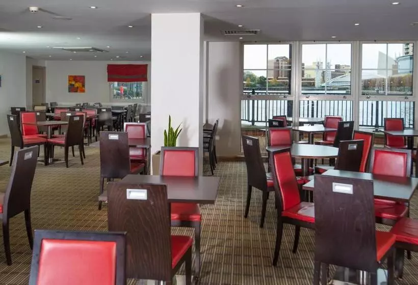 Fotos del hotel Holiday Inn Express Manchester - Salford Quays, An Ihg:  7