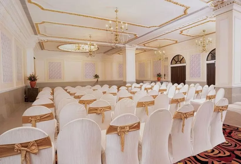 Fotos del hotel Ambica Empire:  5