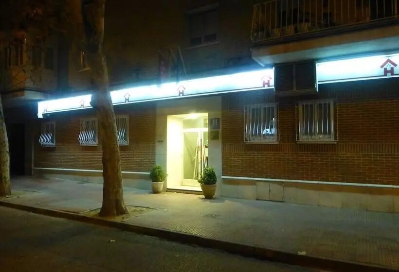 Fotos del hotel Hostal El Val:  19