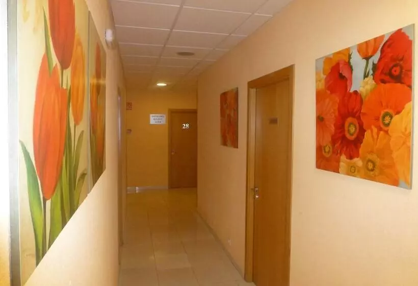 Fotos del hotel Hostal El Val:  9