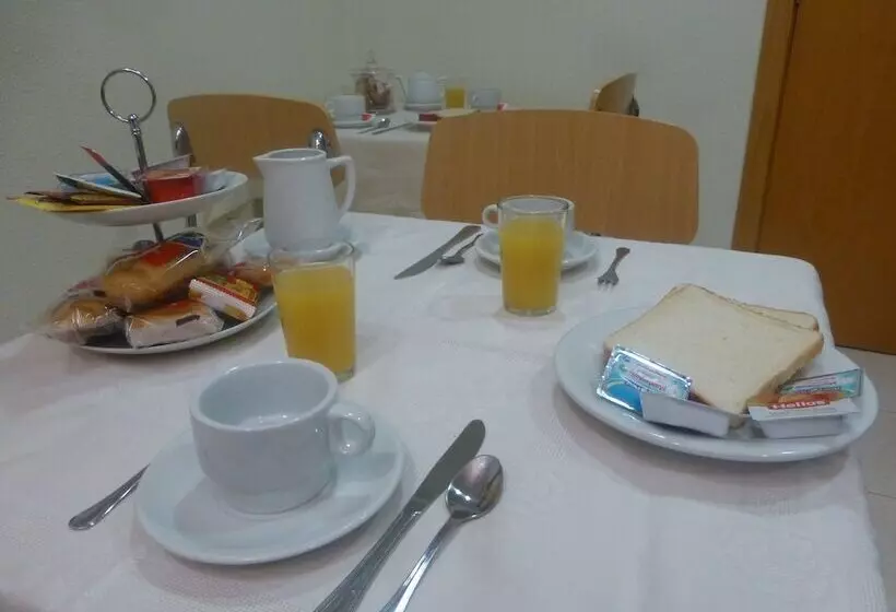 Fotos del hotel Hostal El Val:  10