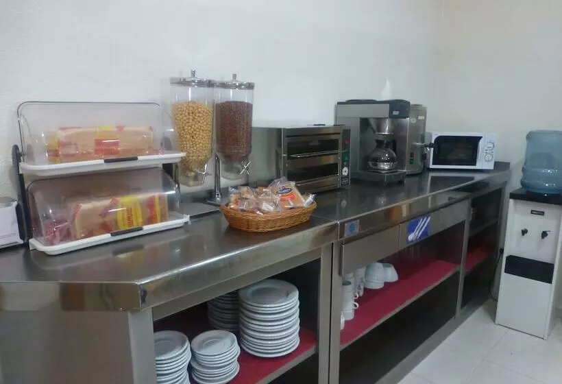 Fotos del hotel Hostal El Val:  15