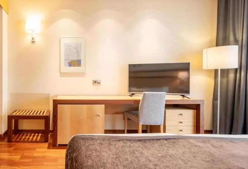 Fotos del hotel Ilunion Pio Xii:  5