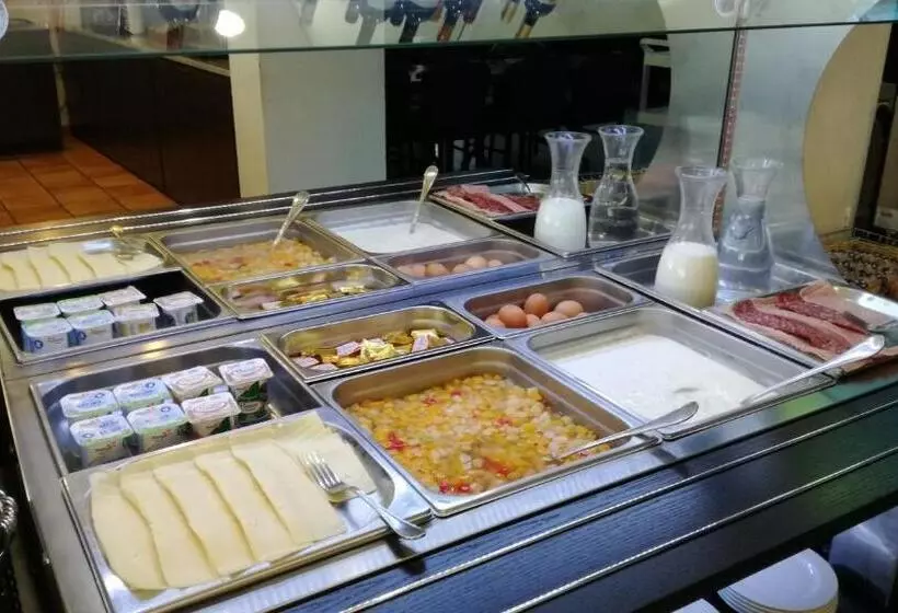 Fotos del hotel Hôtel Notre Dame De La Sarte:  43