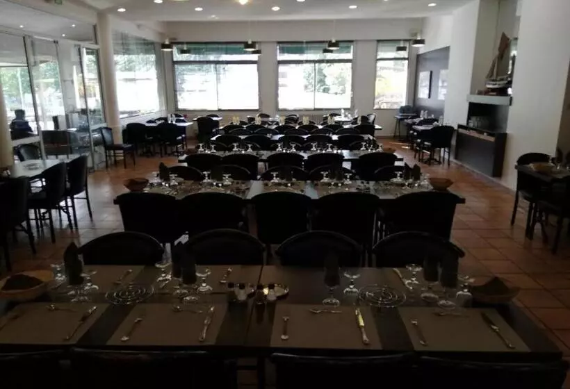 Fotos del hotel Hôtel Notre Dame De La Sarte:  42