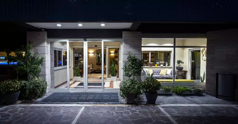 Fotos del hotel Bv Hotel Oly:  14