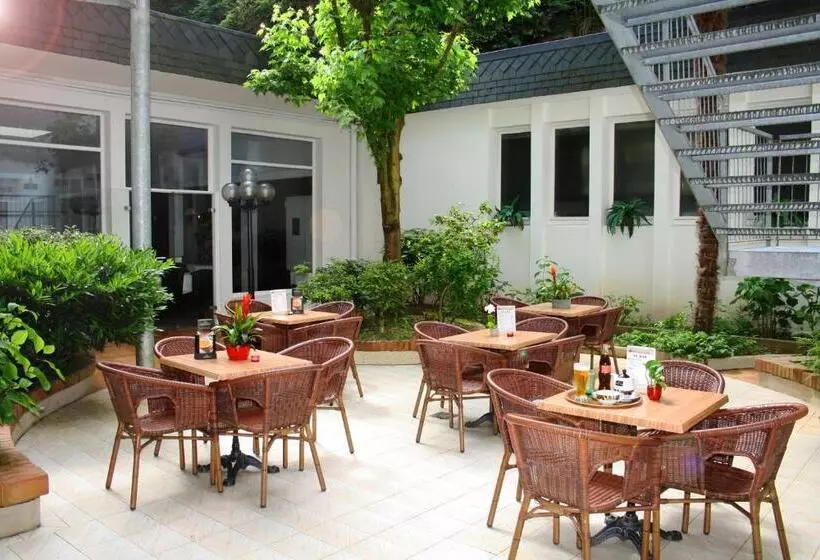 Fotos del hotel Hôtel Notre Dame De La Sarte:  59