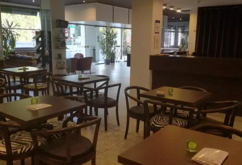 Fotos del hotel Hôtel Notre Dame De La Sarte:  54