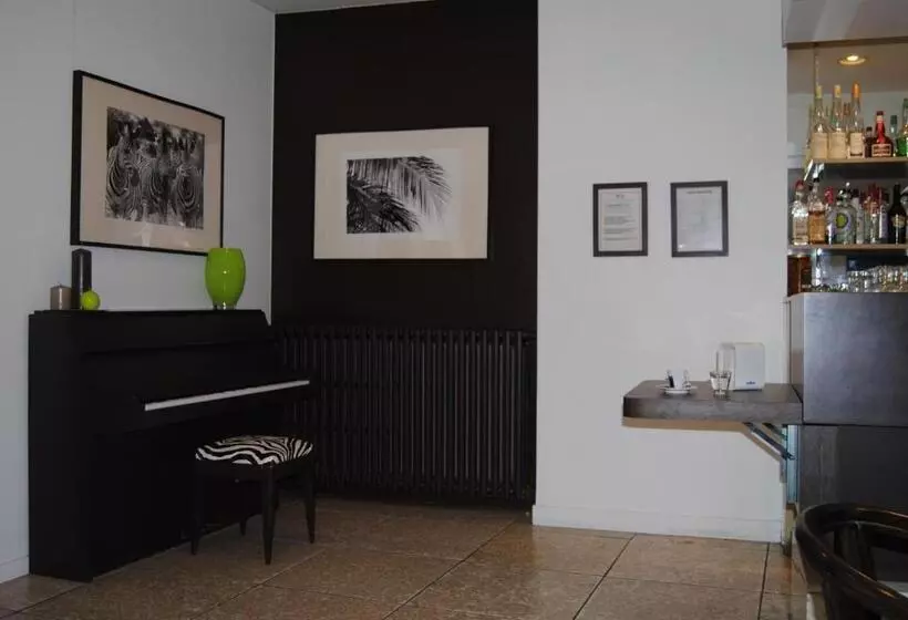 Fotos del hotel Hôtel Notre Dame De La Sarte:  94