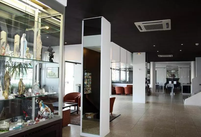 Fotos del hotel Hôtel Notre Dame De La Sarte:  36