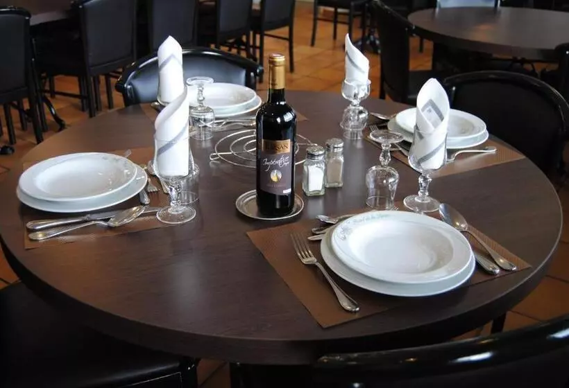 Fotos del hotel Hôtel Notre Dame De La Sarte:  44