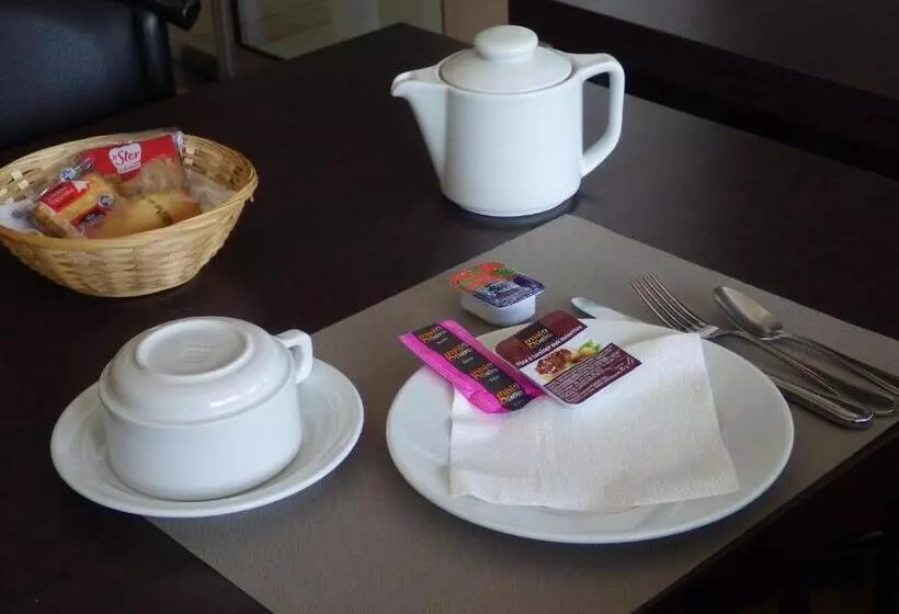 Fotos del hotel Hôtel Notre Dame De La Sarte:  97