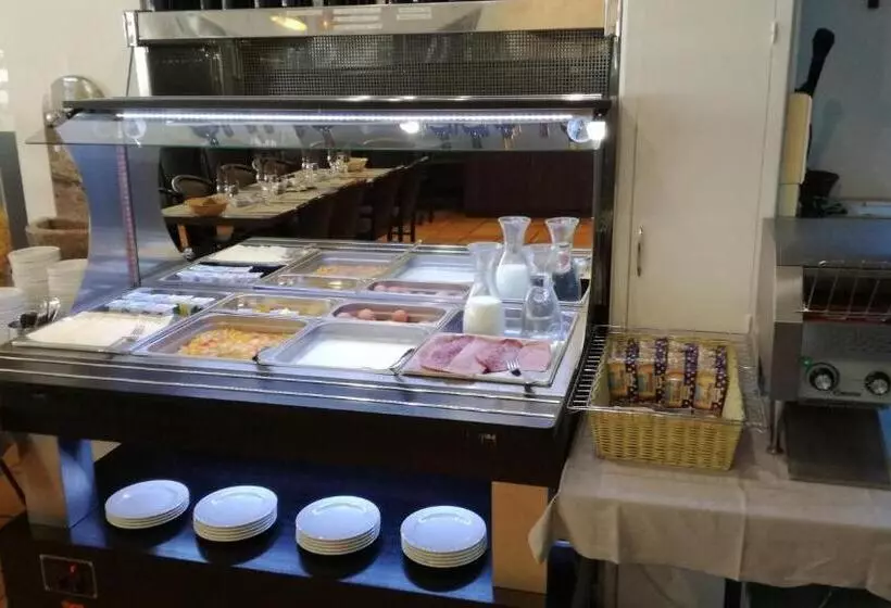 Fotos del hotel Hôtel Notre Dame De La Sarte:  98