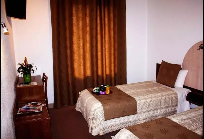 Fotos del hotel Hôtel Notre Dame De La Sarte:  24