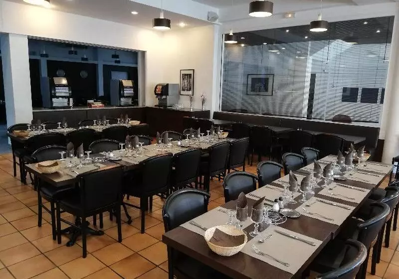 Fotos del hotel Hôtel Notre Dame De La Sarte:  48