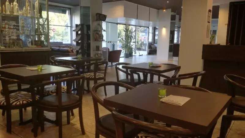 Fotos del hotel Hôtel Notre Dame De La Sarte:  80