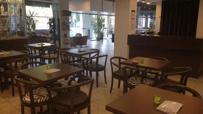 Fotos del hotel Hôtel Notre Dame De La Sarte:  55