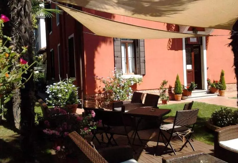 Fotos del hotel Villa Casanova:  12