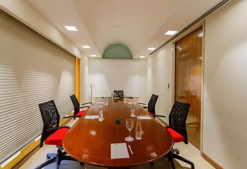 Fotos del hotel Camino Real Aeropuerto:  5