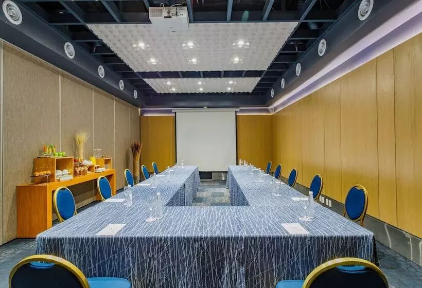 Fotos del hotel Camino Real Aeropuerto:  16