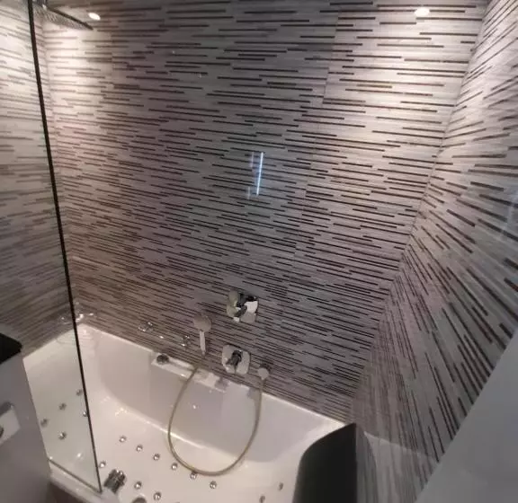 Fotos del hotel Mercure Paris Arc De Triomphe Wagram:  5