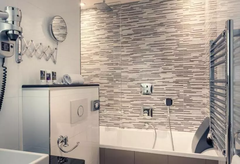 Fotos del hotel Mercure Paris Arc De Triomphe Wagram:  10