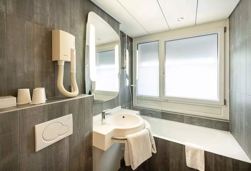 Fotos del hotel Ibis Genève Centre Gare:  5