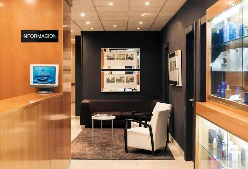 Fotos del hotel Mercure Jardines De Albia:  2