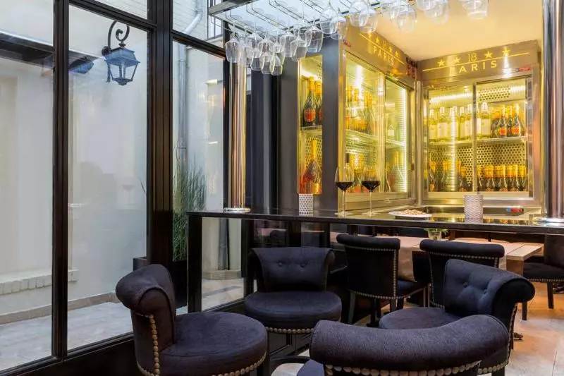 Fotos del hotel Le 18 Paris:  14