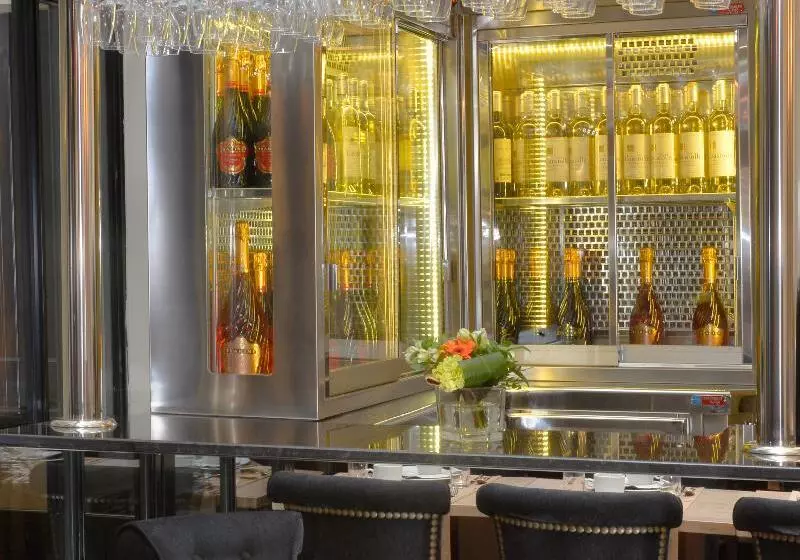 Fotos del hotel Le 18 Paris:  4