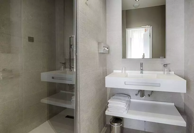 Fotos del hotel Hôtel La Villa Tosca:  4