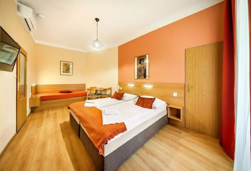 Fotos del hotel Golden City Garni:  18