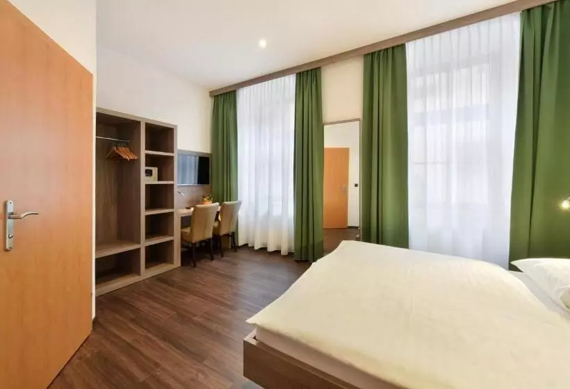 Fotos del hotel Lucia:  15