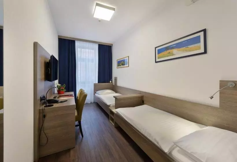 Fotos del hotel Lucia:  24