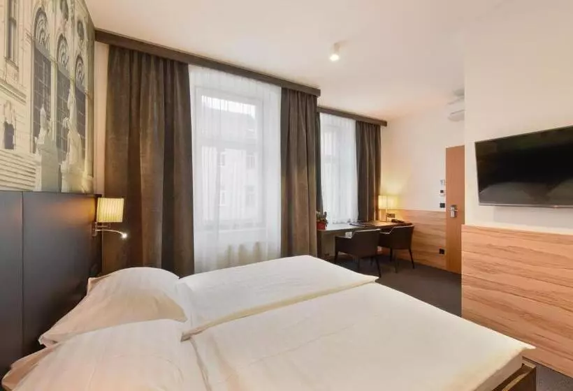 Fotos del hotel Lucia:  25