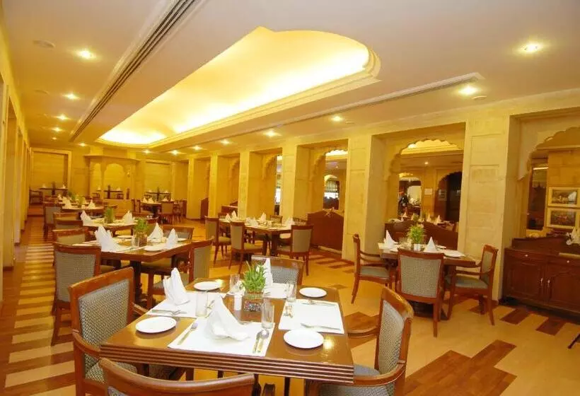 Fotos del hotel Gorbandh Palace:  3