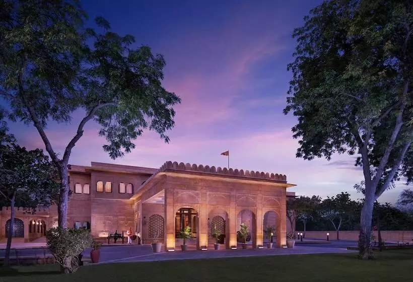 Fotos del hotel Gorbandh Palace:  7