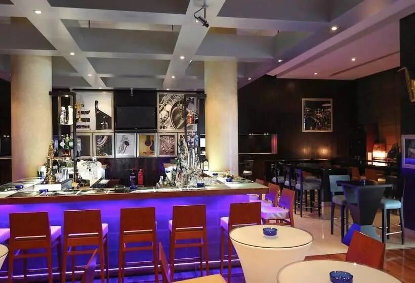 Fotos del hotel Novotel World Trade Centre Dubai:  3