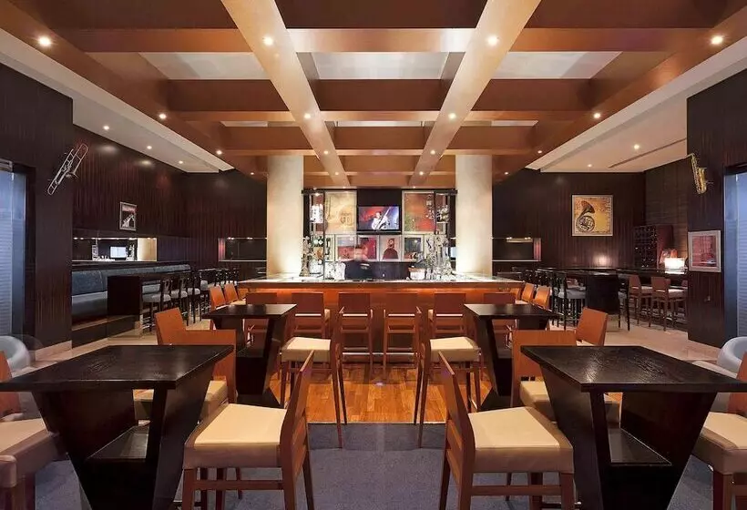 Fotos del hotel Novotel World Trade Centre Dubai:  11