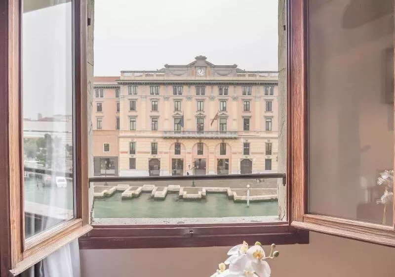 Fotos del hotel Grand Canal Suites:  7