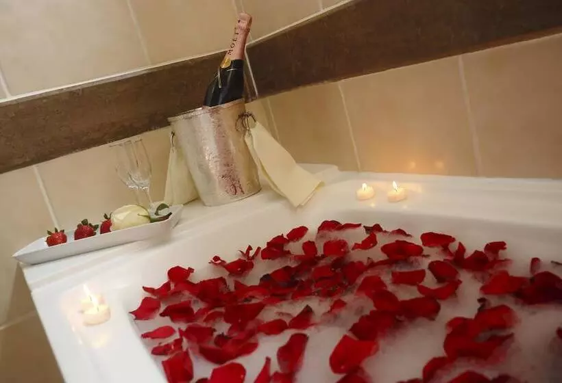 Fotos del hotel Suites Del Bosque:  4