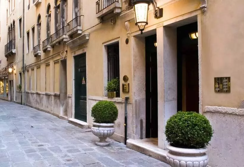 Fotos del hotel Suites Torre Dell Orologio:  15