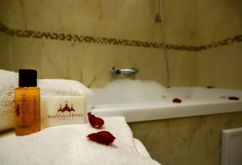 Fotos del hotel Suites Torre Dell Orologio:  4