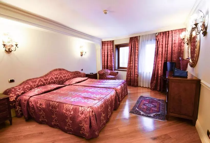 Suites Torre Dell Orologio