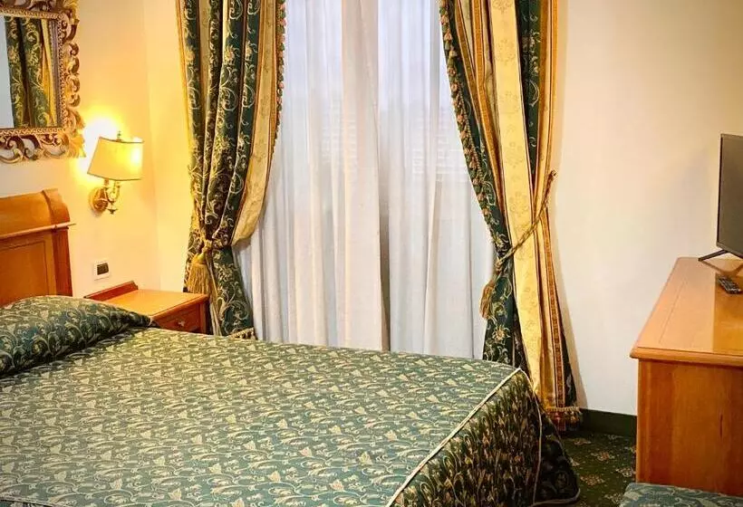 Fotos del hotel Champagne Palace:  11