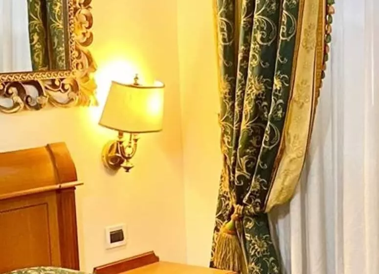 Fotos del hotel Champagne Palace:  25