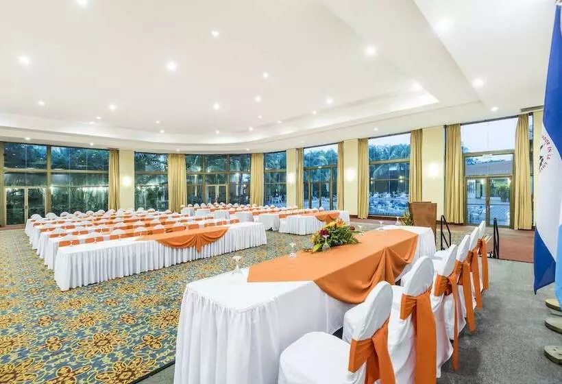 Fotos del hotel Holiday Inn Convention Center, An Ihg:  18