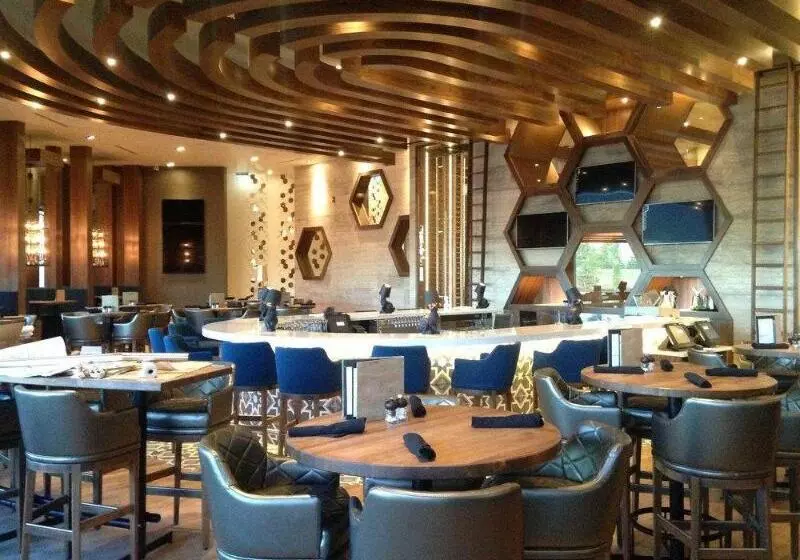 Fotos del hotel Sandman Hotel Calgary Airport:  5