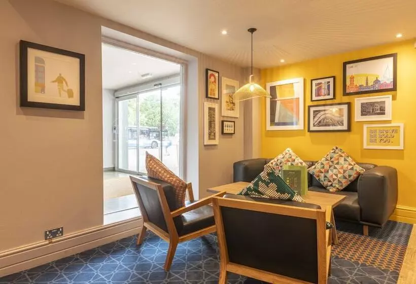 Holiday Inn Cardiff City, An Ihg