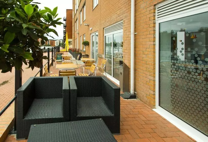 Fotos del hotel Holiday Inn Express Cardiff Bay:  6